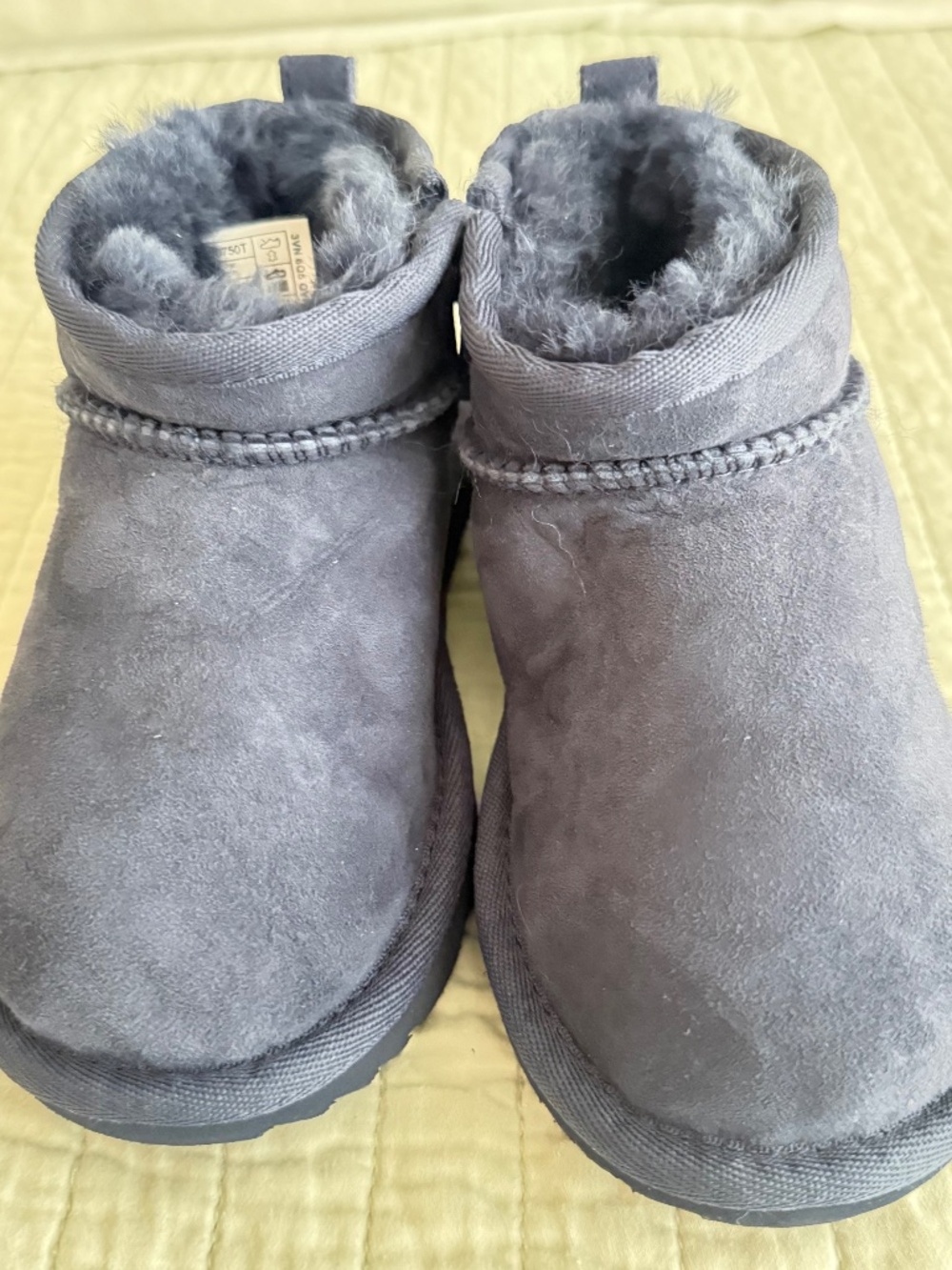 New UGG Classic Ultra Mini Boot Navy Toddler Size 11